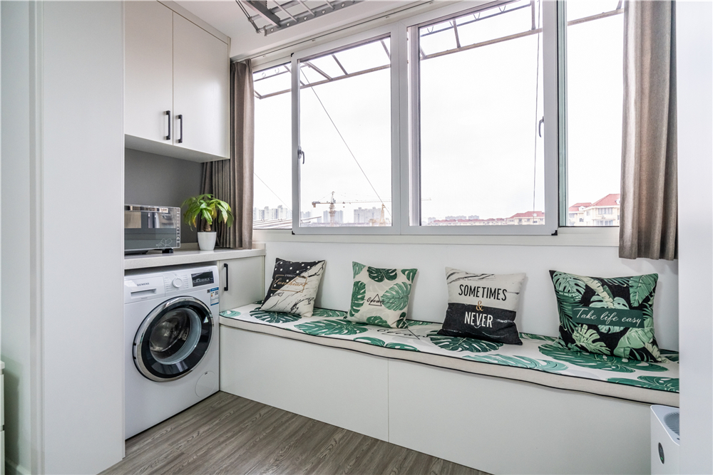 全屋定制是如何利用陽(yáng)臺(tái)空間?(圖1) 全屋定制是如何利用陽(yáng)臺(tái)空間?(圖1)